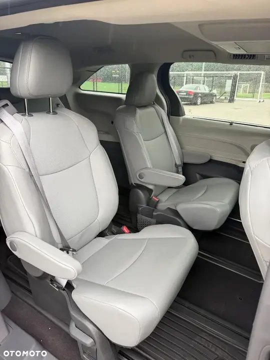 Toyota Sienna 2024 photo 5
