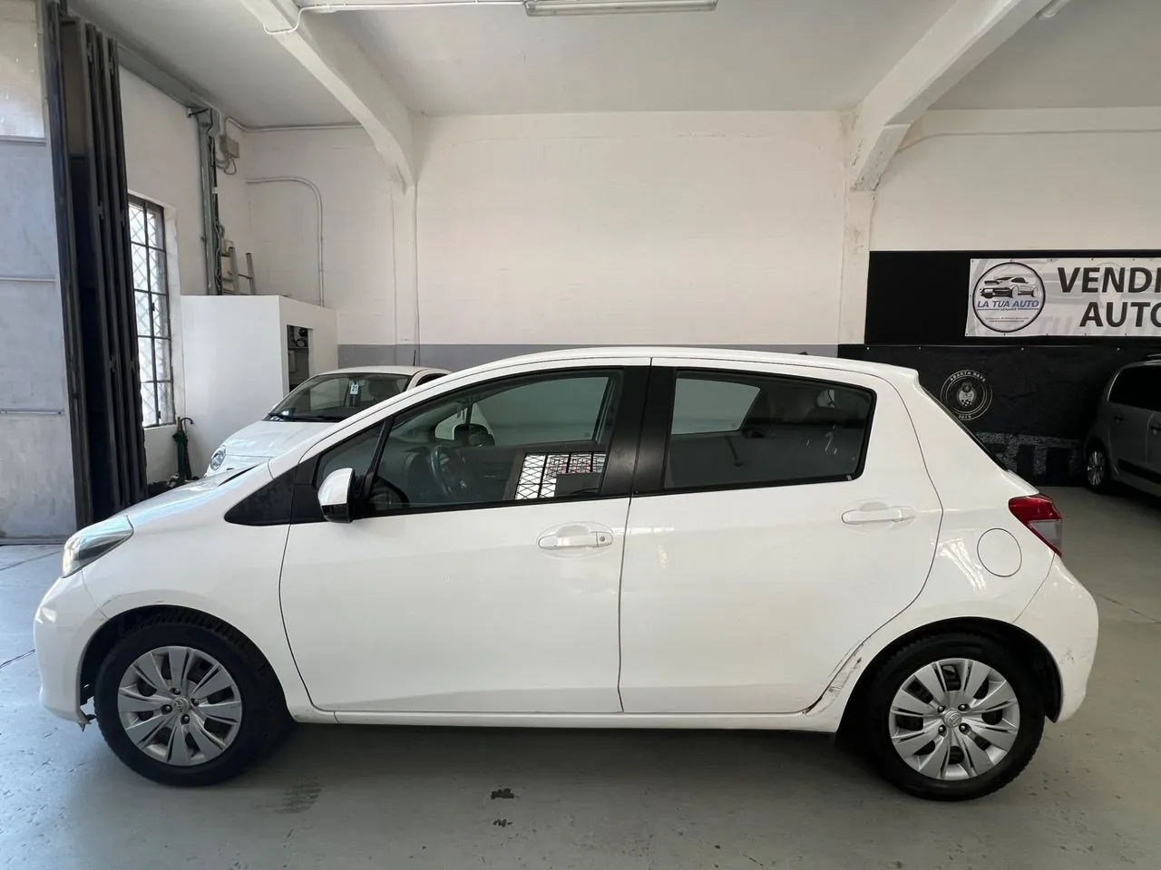 Toyota Yaris 2013 photo 3