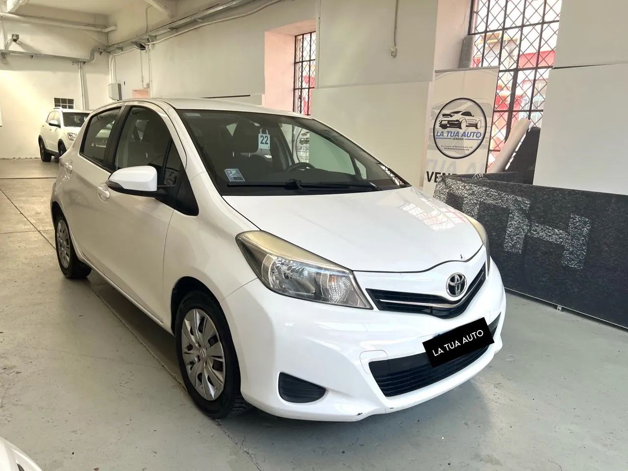 Toyota Yaris 2013 photo 4