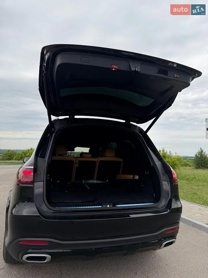 Mercedes-Benz Gls-Class 2024 photo 2