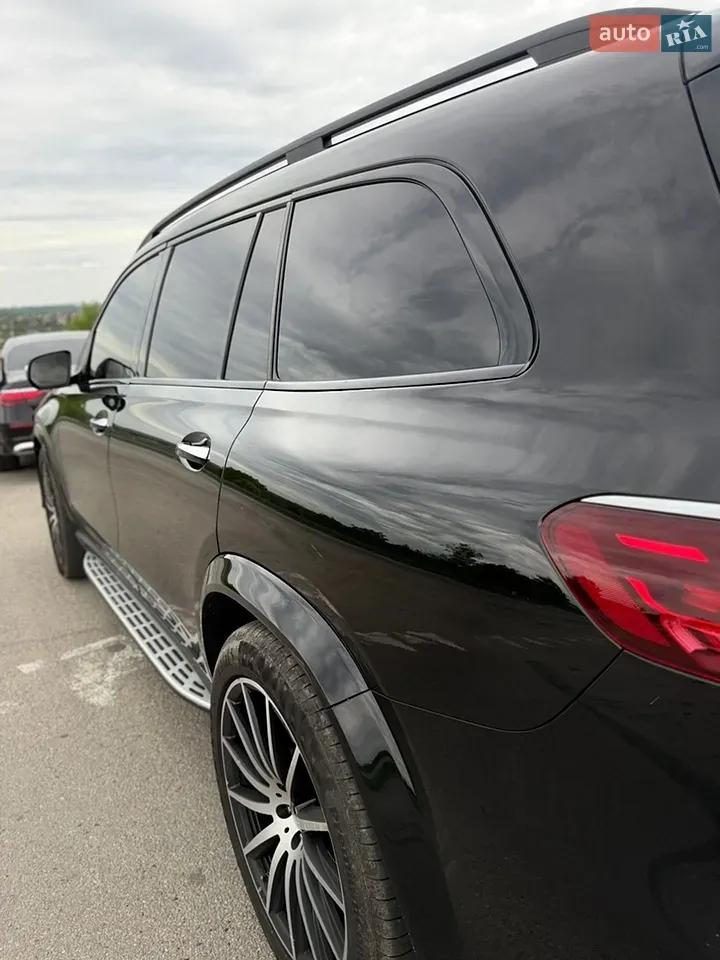Mercedes-Benz Gls-Class 2024 photo 3