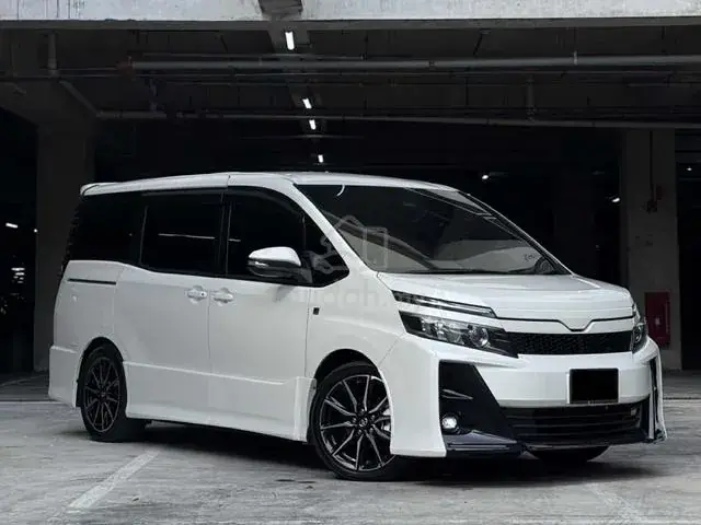 Toyota Voxy 2.0 Zs