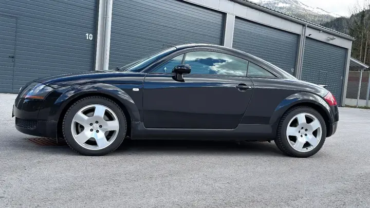 Audi Tt 2001 photo 2