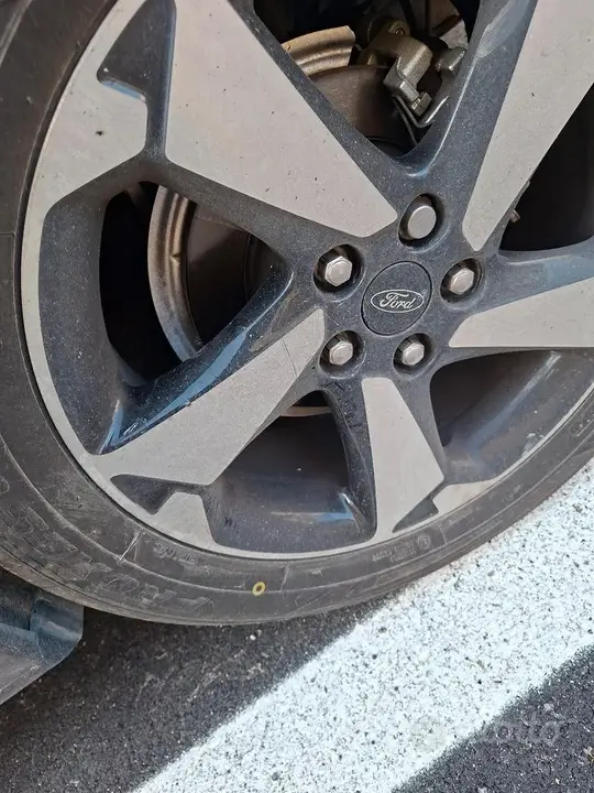 Ford Focus 2023 photo 2