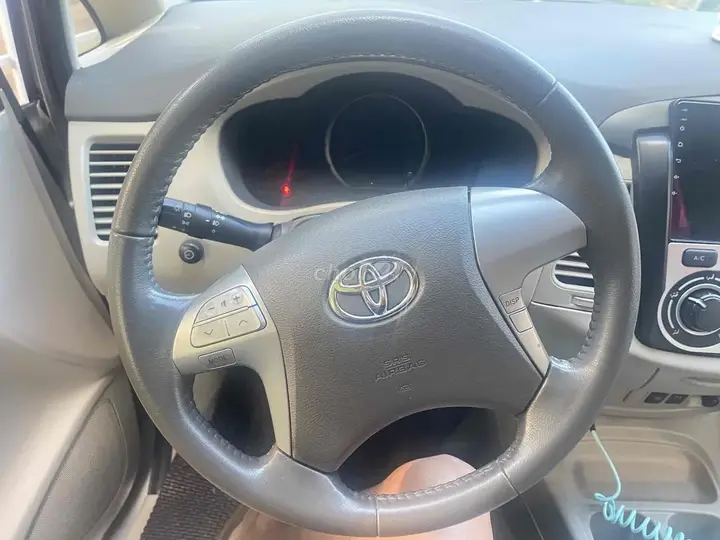 Toyota Innova 2013 photo 2