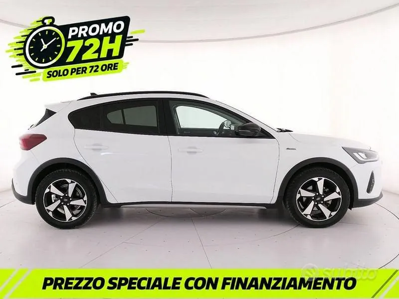 Ford Focus 2023 photo 3