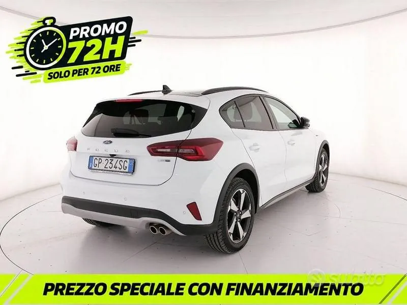Ford Focus 2023 photo 2