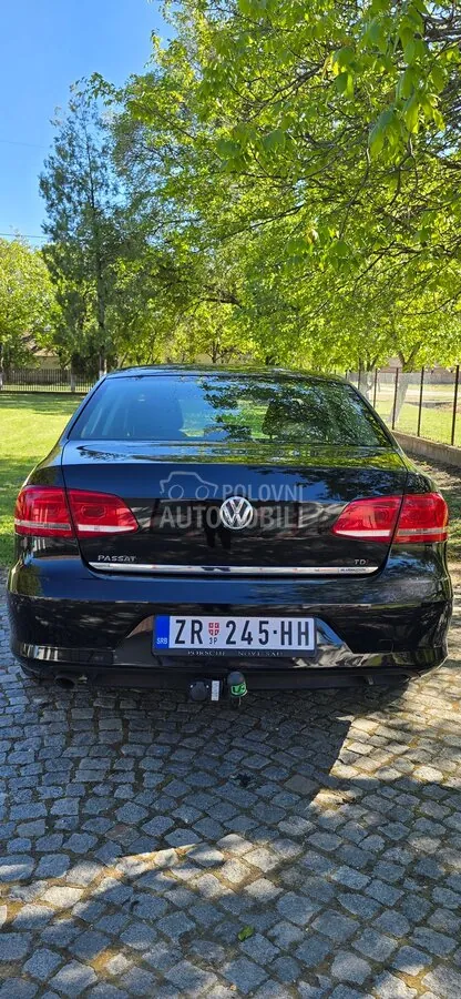 Volkswagen Passat 2011 photo 2