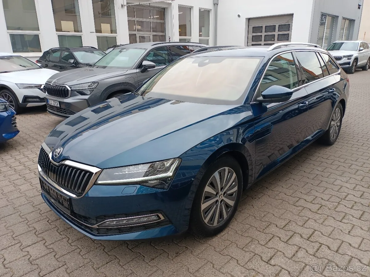 Skoda Superb 2023 photo 2