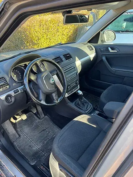 Skoda Yeti 2010 photo 5