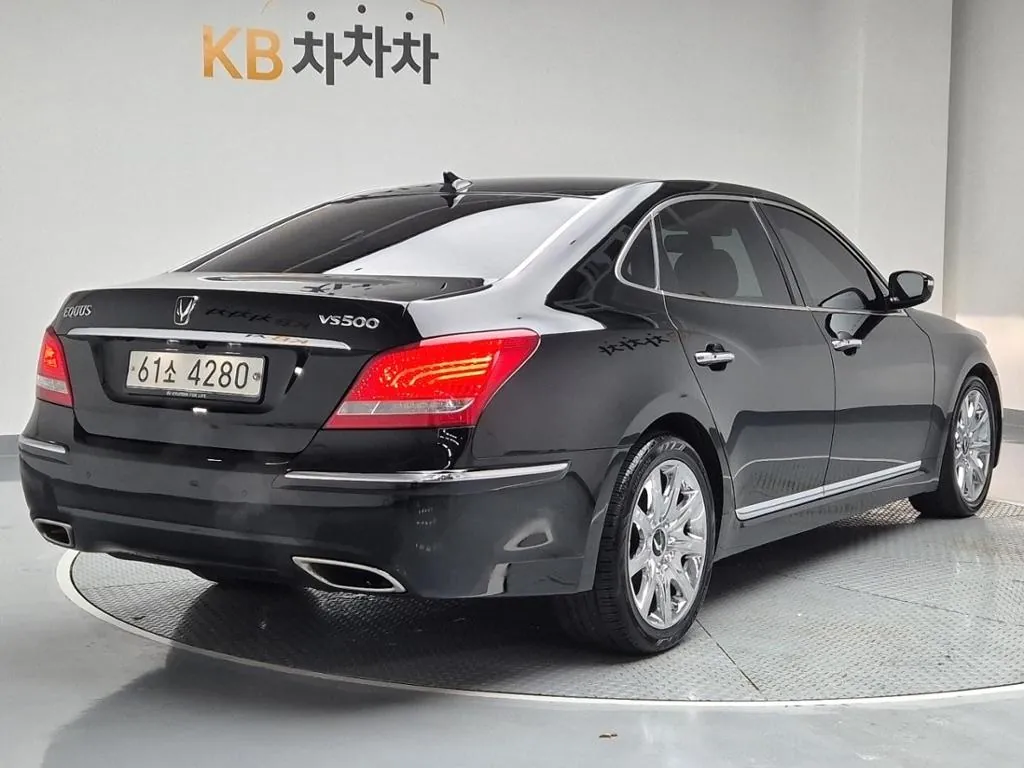 Hyundai Genesis 2012 photo 3