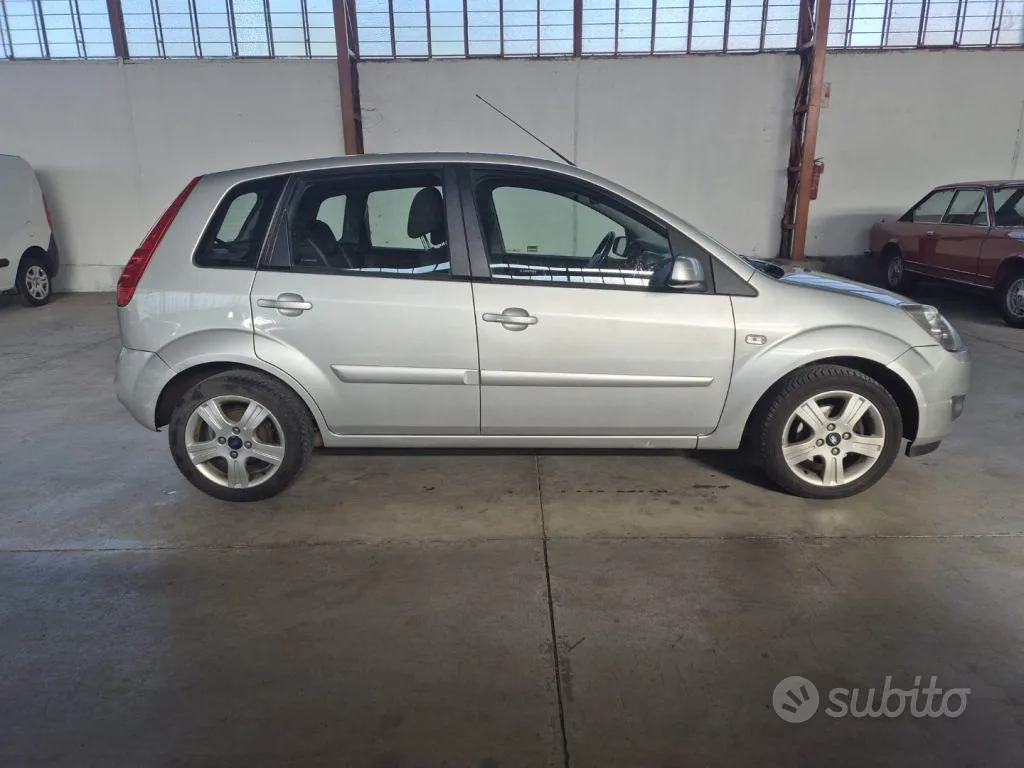 Ford Fiesta 2008 photo 4