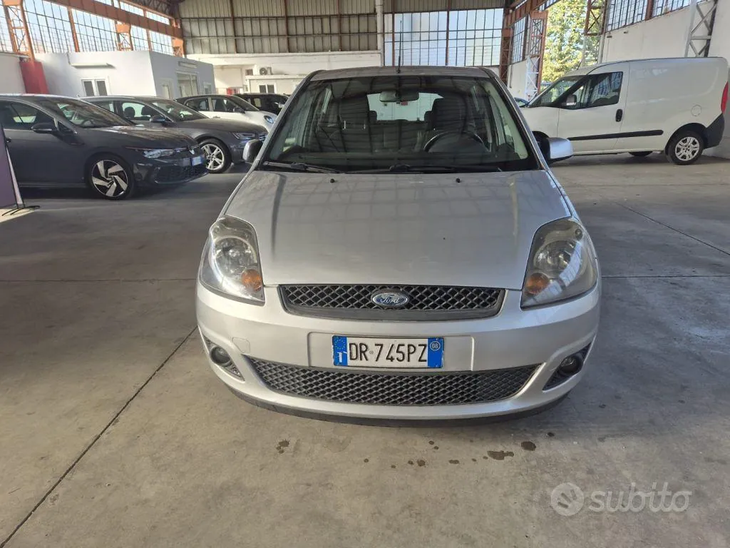 Ford Fiesta 2008 photo 2