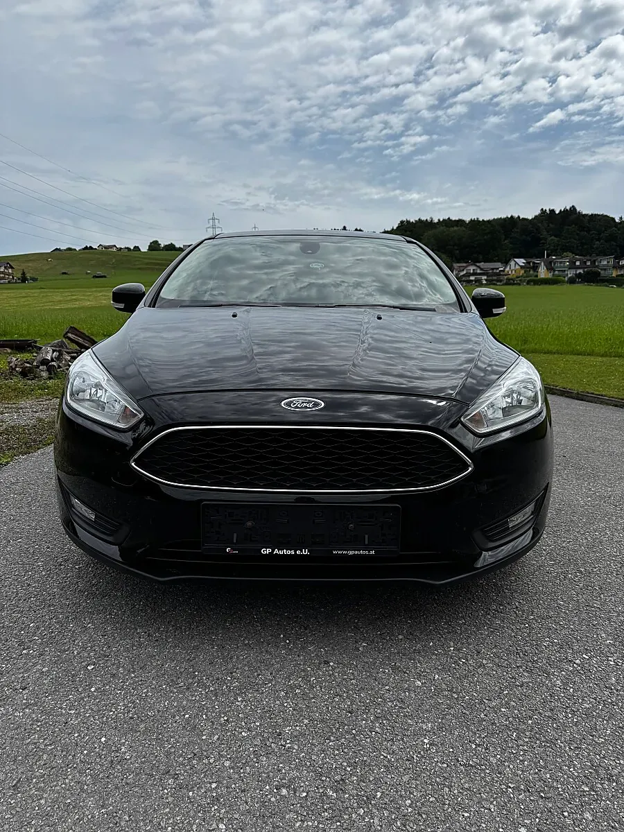 Ford Focus 2018 photo 2