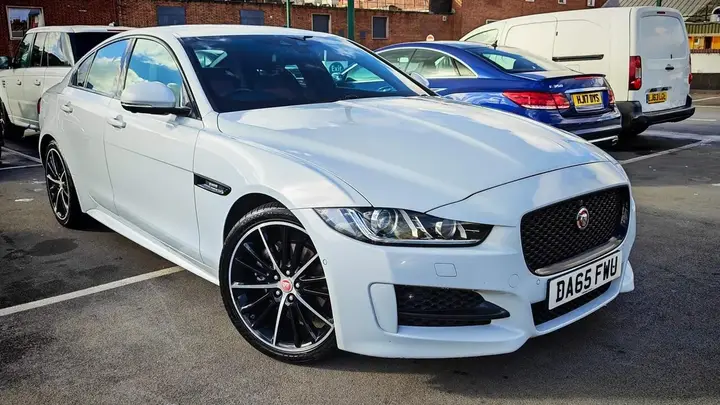 Jaguar Xe