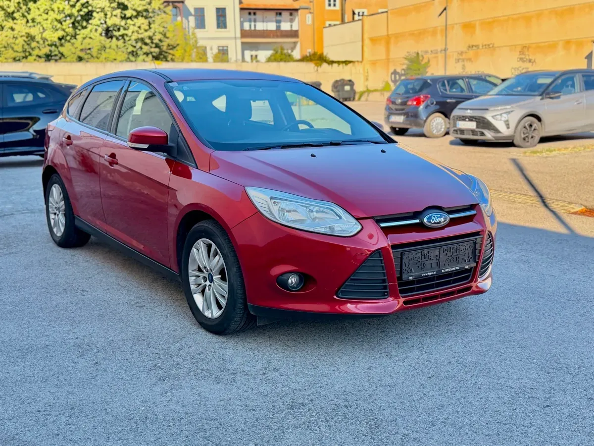 Ford Focus 2012 photo 2