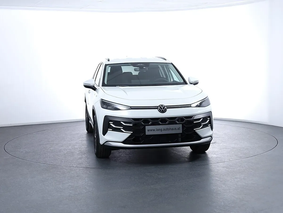 Volkswagen T-Roc 2026 photo 2