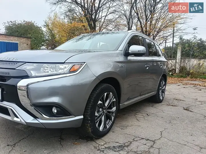 Mitsubishi Outlander 2020 photo 3