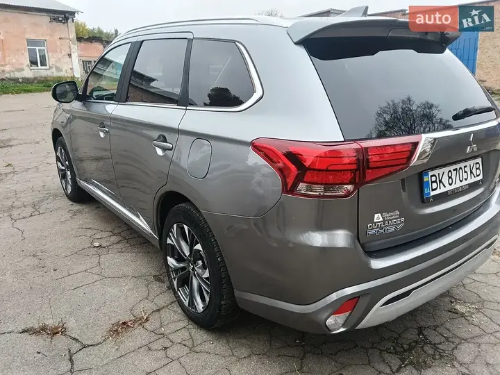 Mitsubishi Outlander 2020 photo 5