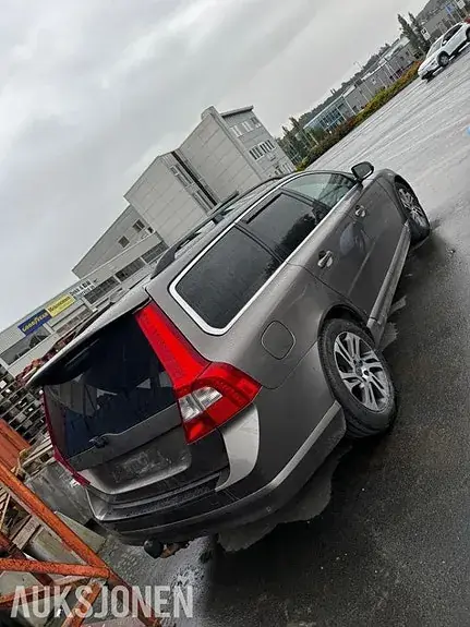 Volvo V70 2012 photo 3