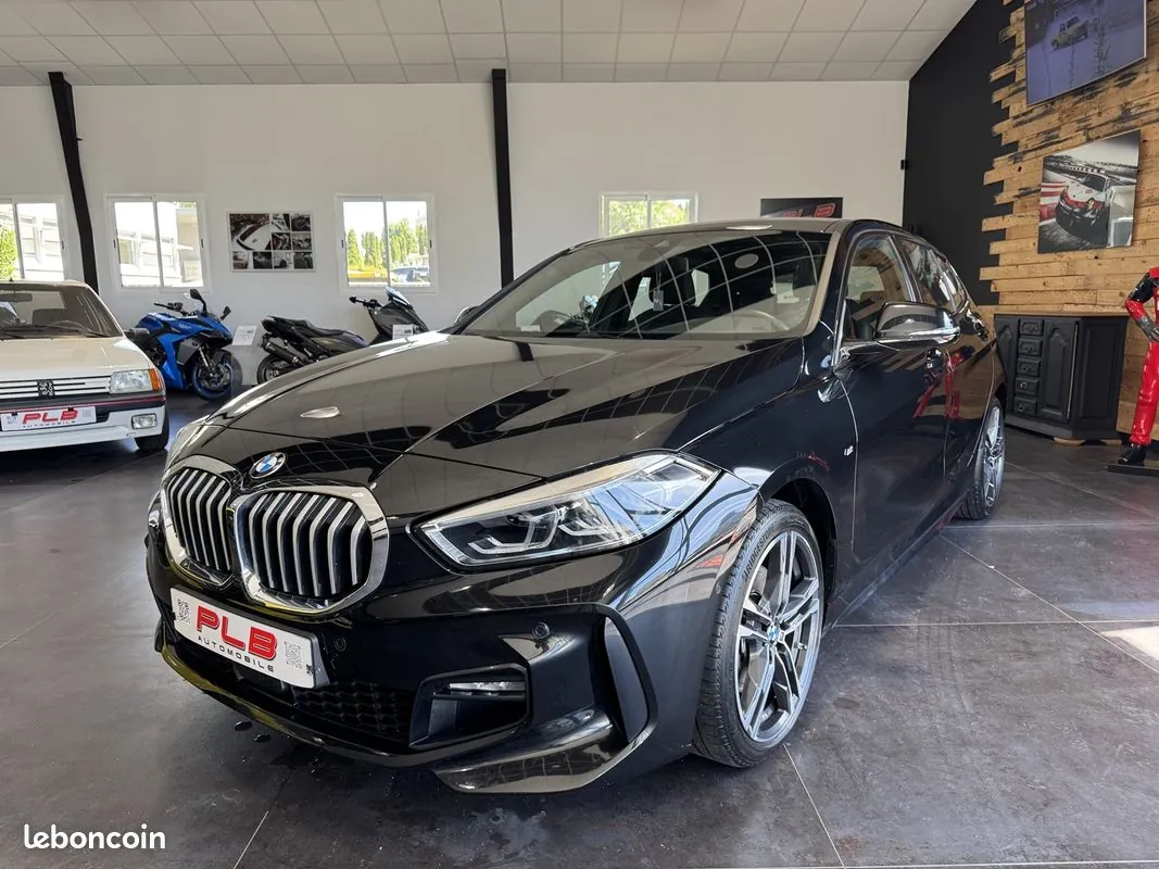 BMW 1 Series 2023 photo 2