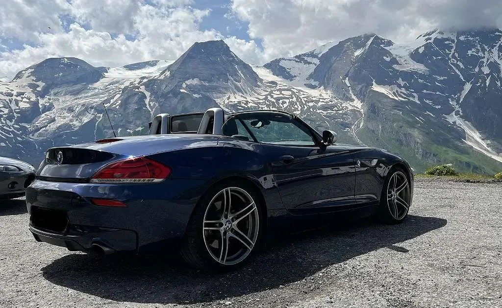 BMW Z4 2010 photo 2