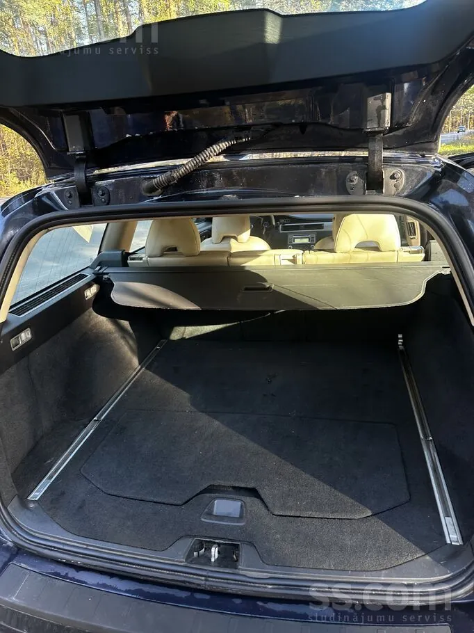 Volvo V70 2010 photo 4