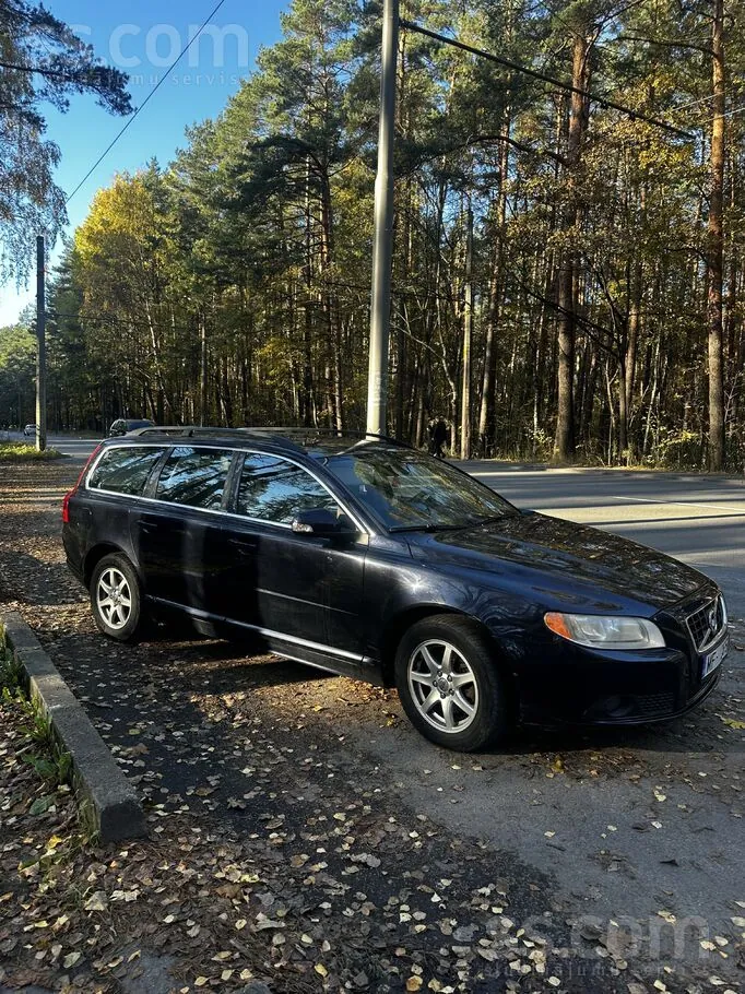 Volvo V70 2010 photo 3