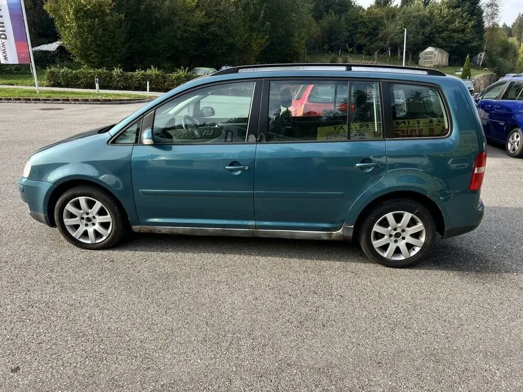 Volkswagen Touran 2005 photo 2