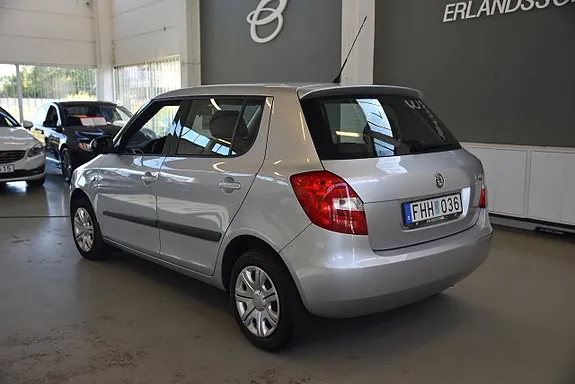 Skoda Fabia 2009 photo 4