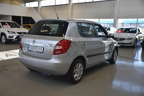Skoda Fabia 2009 photo 3