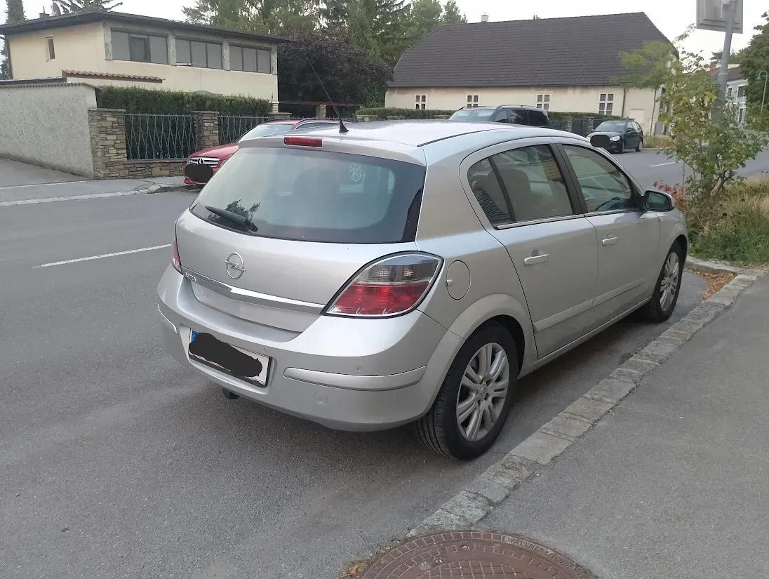 Opel Astra 2008 photo 2