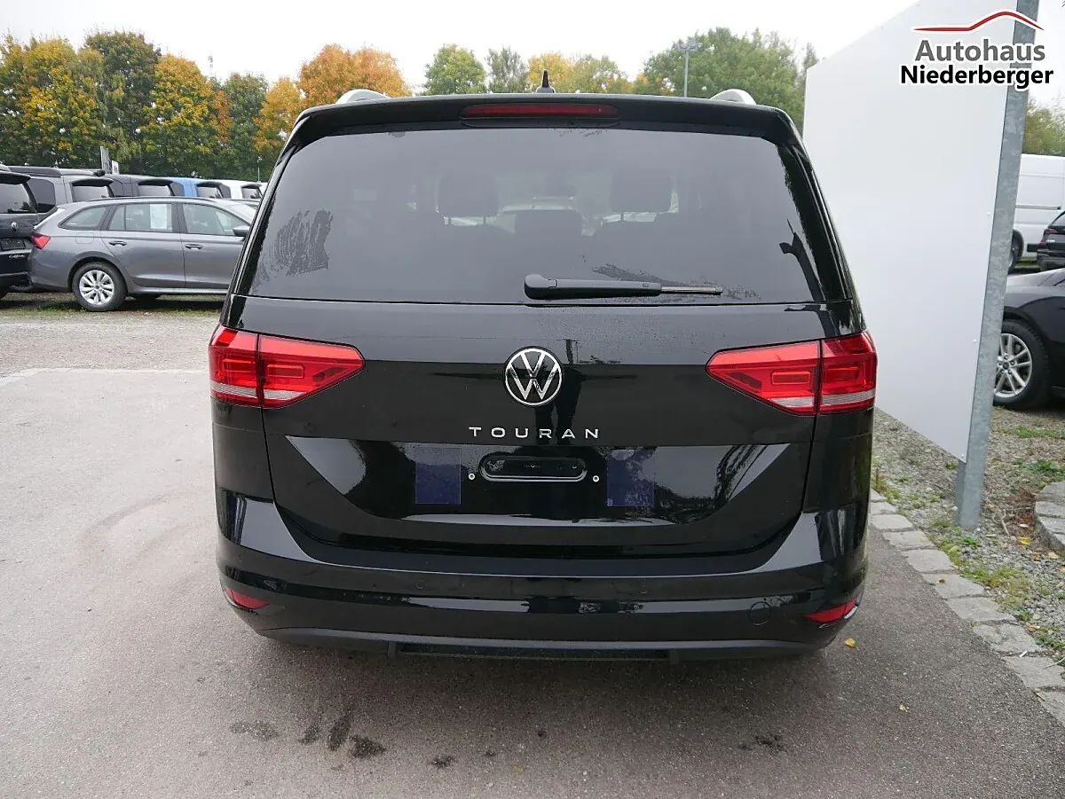 Volkswagen Touran 2026 photo 2