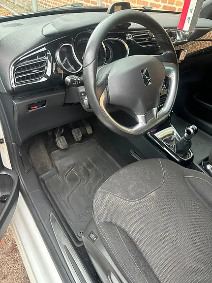 Citroen Ds3 2012 photo 3