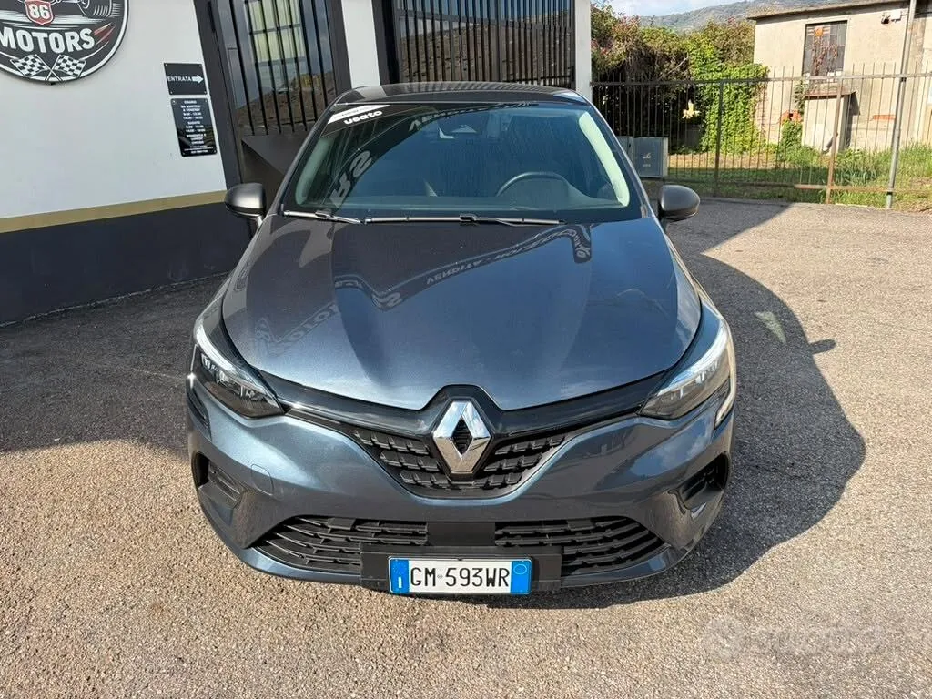 Renault Clio 2023 photo 2