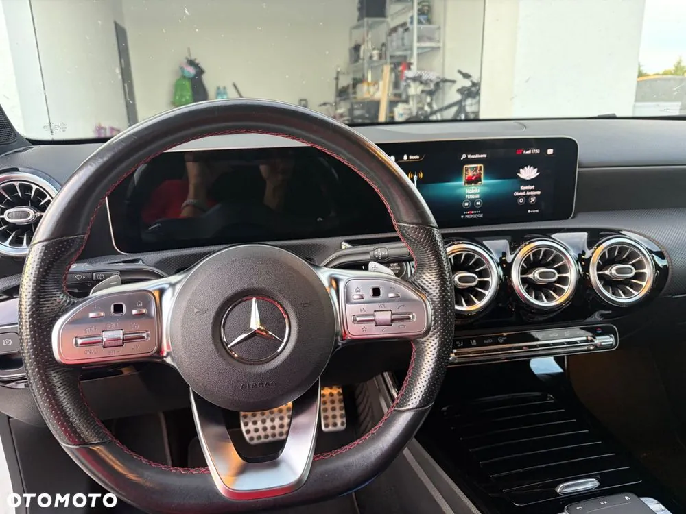 Mercedes-Benz A-Class 2019 photo 2
