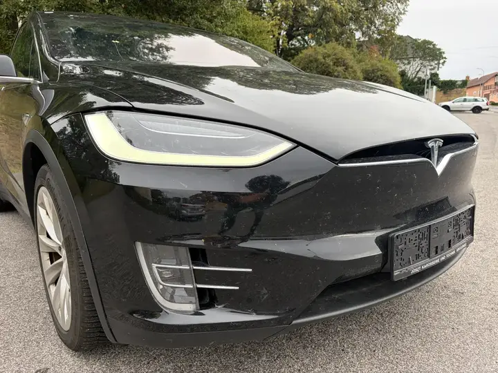 Tesla Model X 2018 photo 3