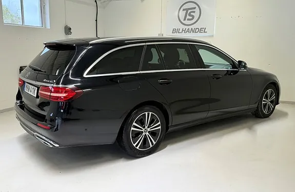 Mercedes-Benz E220 2021 photo 3