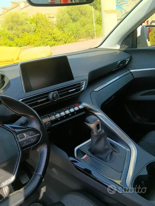Peugeot 3008 2019 photo 3