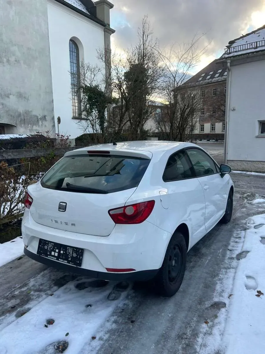 Seat Ibiza 2011 photo 3