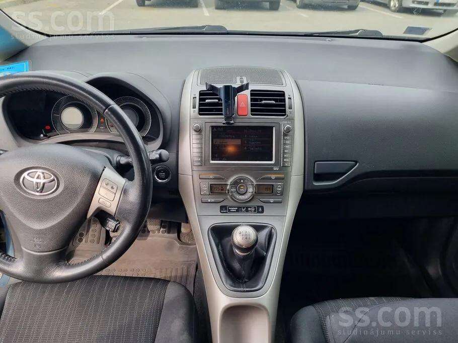 Toyota Auris 2007 photo 2