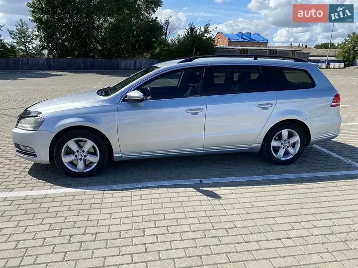 Volkswagen Passat 2012 photo 4