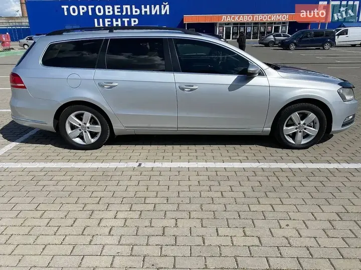 Volkswagen Passat 2012 photo 3