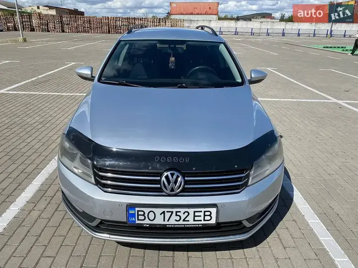 Volkswagen Passat 2012 photo 5