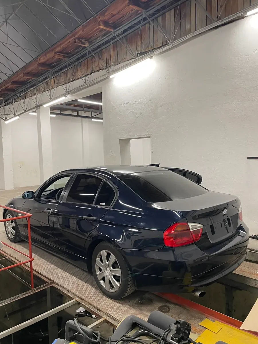 BMW 3 Series 2005 photo 3