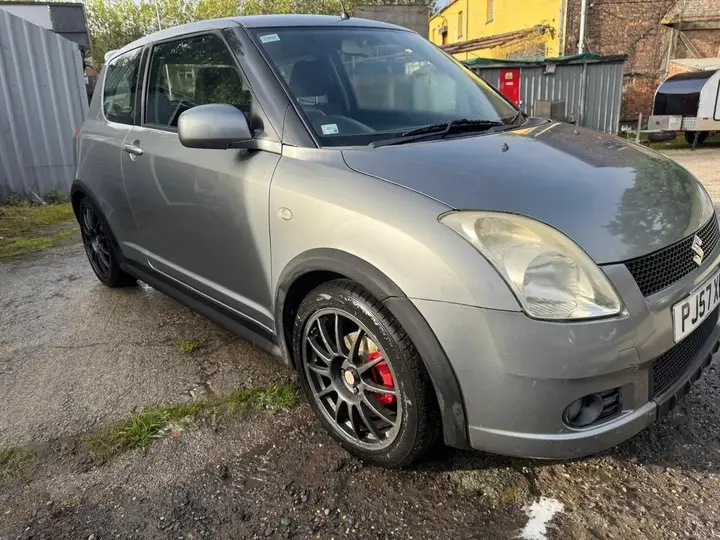 Suzuki Swift 2007 photo 4