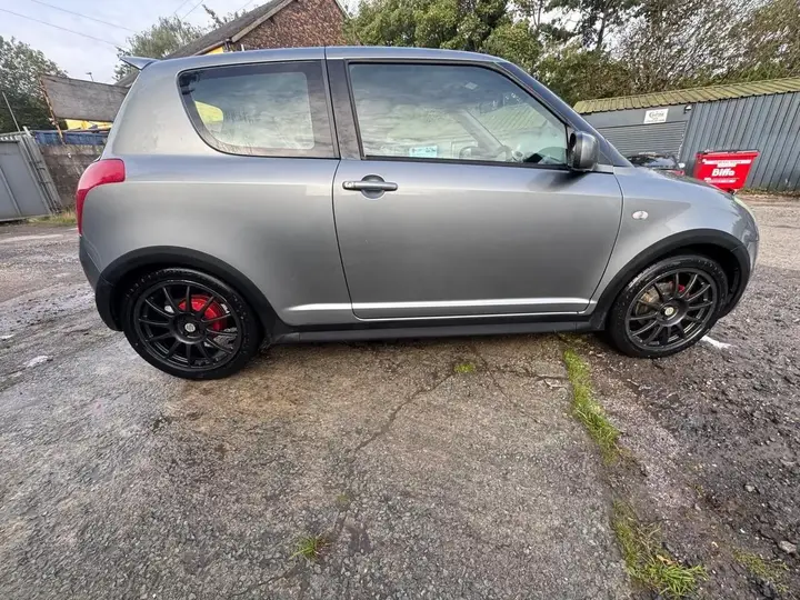 Suzuki Swift 2007 photo 2