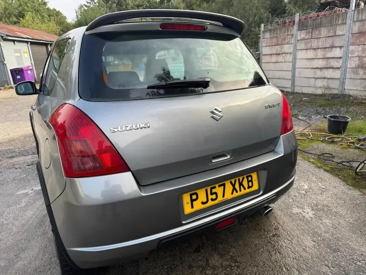 Suzuki Swift 2007 photo 3