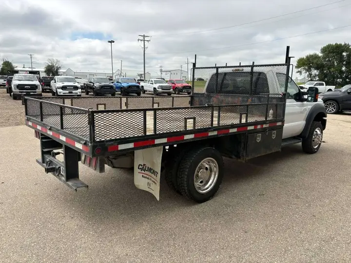 Ford F-550 2012 photo 4