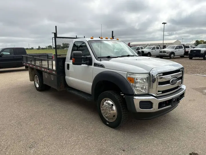 Ford F-550 2012 photo 3